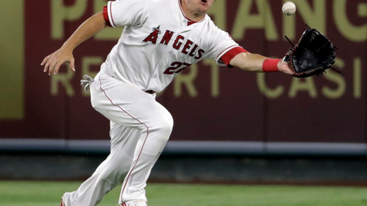Simmons slugs Angels to 7-3 win over Red Sox (Jul 22, 2017)